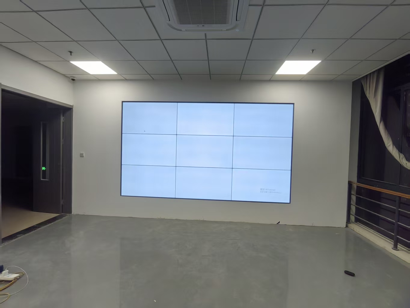 <b>上海某职业技术学院55寸1.7mm拼接屏9台完工</b>